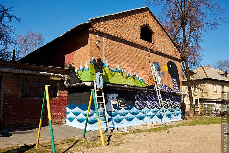 Здание на территории школы №18.