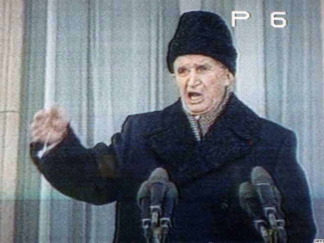 Чаушеску на балконе ЦК РКП 21 декабря 1989 года