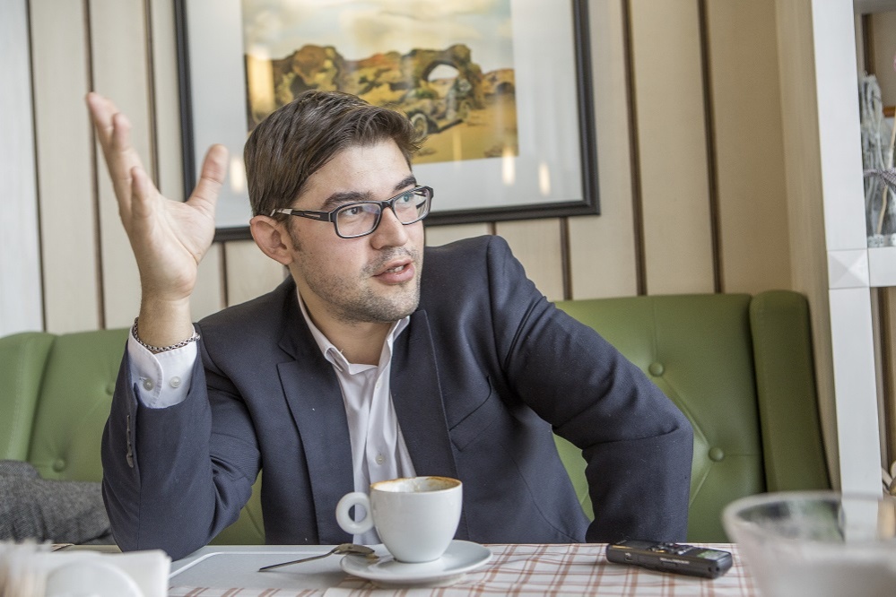 Политолог Денис Подъячев уверяет, что причина местного сепаратизма в том, что немалая часть населения имеет российские корни