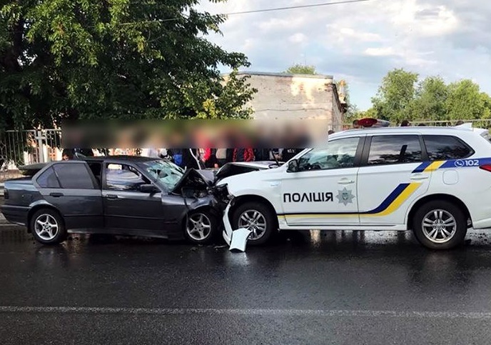 В Изюме ДТП с участием авто полиции: один человек погиб, двое пострадали (фото)