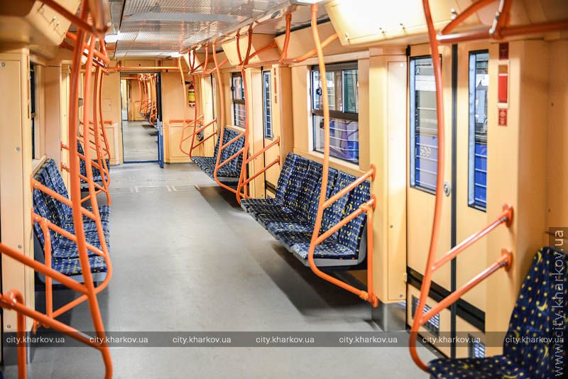 В Харьковском горсовете решают, покупать ли новый поезд метро