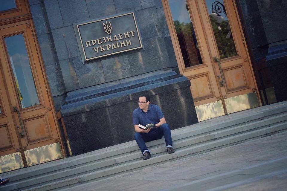 Нардеп объявил голодовку из-за проблем с мусором во Львове Нардеп объявил голодовку из-за проблем с мусором во Львове