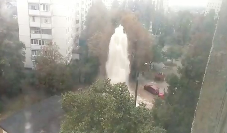 В Харькове — серьезная авария на водоводе В Харькове — серьезная авария на водоводе