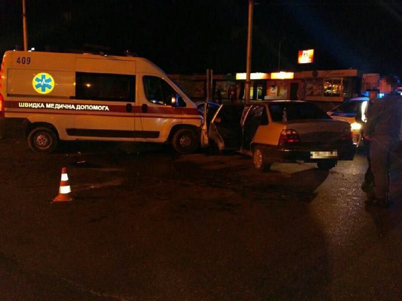 В Харькове скорая попала в ДТП: пострадали шесть человек В Харькове скорая попала в ДТП: пострадали шесть человек