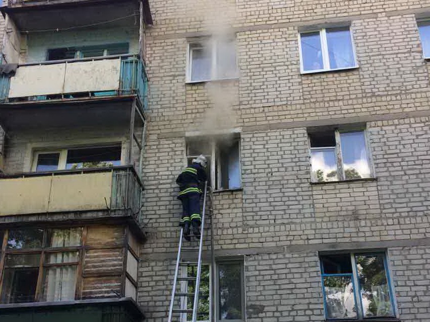 На Новых домах из-за телевизора загорелась квартира На Новых домах из-за телевизора загорелась квартира