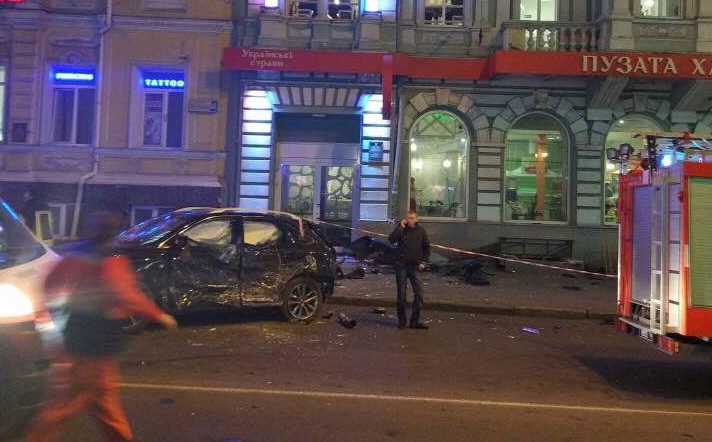 В Харькове внедорожник врезался в пешеходов: пятеро погибших