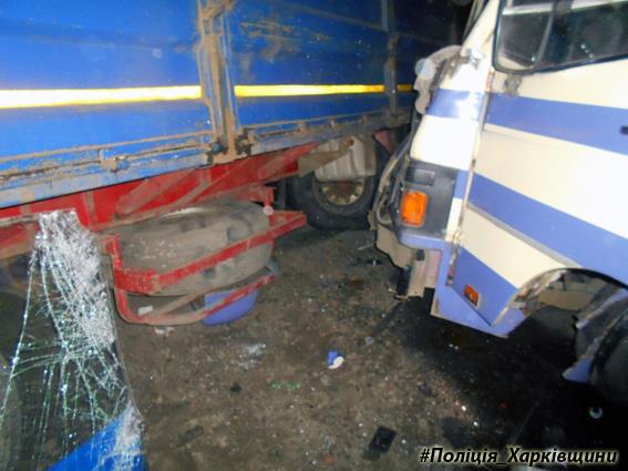 В Купянске в ДТП погиб водитель автобуса В Купянске в ДТП погиб водитель автобуса