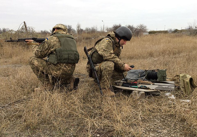 Один военный получил ранение в зоне АТО за сутки Один военный получил ранение в зоне АТО за сутки