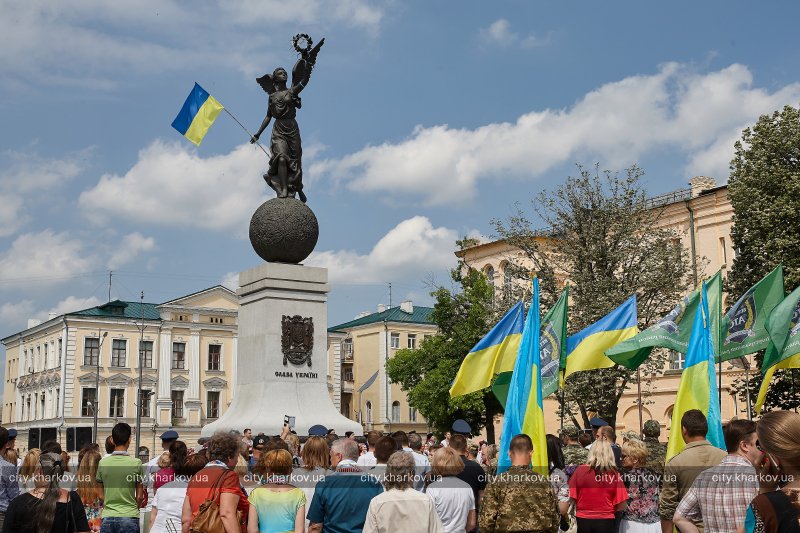 День Конституции: Порошенко ожидает изменений в Основной закон День Конституции: Порошенко ожидает изменений в Основной закон