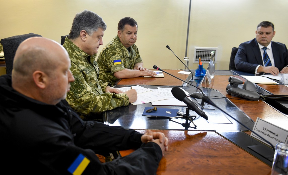 Порошенко подписал указ о начале операции Объединённых сил Порошенко подписал указ о начале операции Объединённых сил