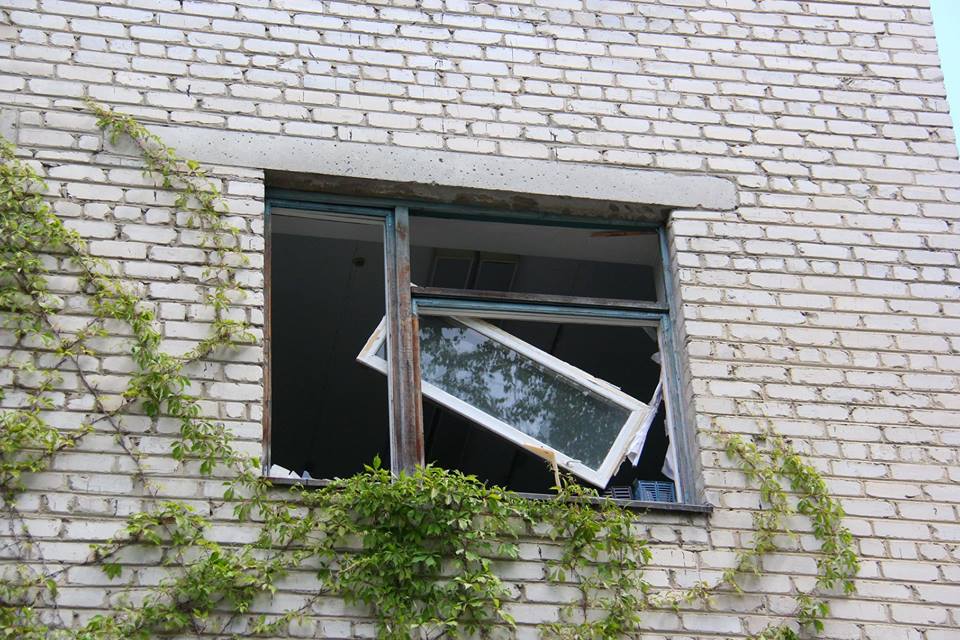 Боевики обстреляли жилой сектор Водяного — штаб ООС Боевики обстреляли жилой сектор Водяного — штаб ООС