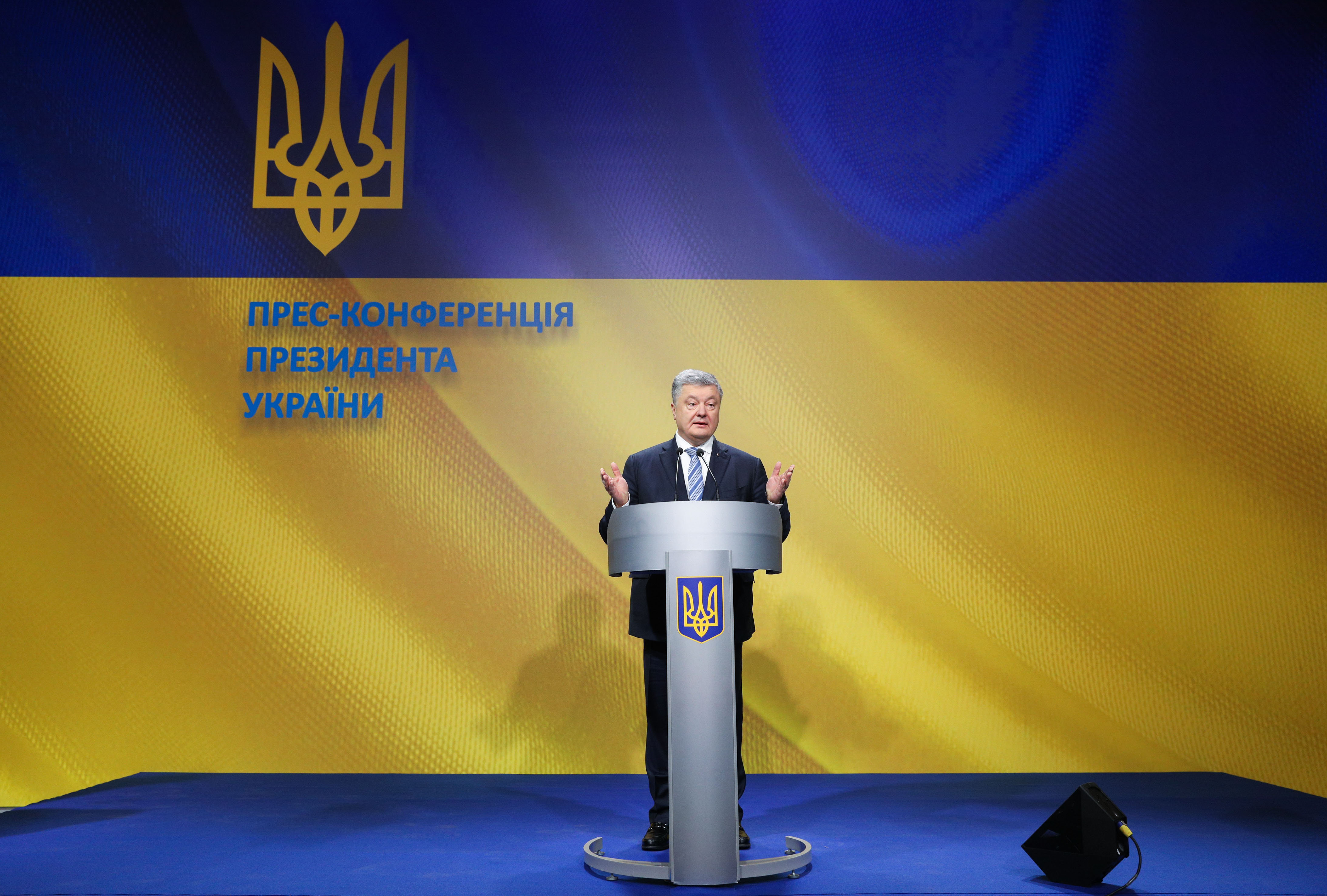 Угроза вторжения российских войск в Украину остаётся — Порошенко Угроза вторжения российских войск в Украину остаётся — Порошенко