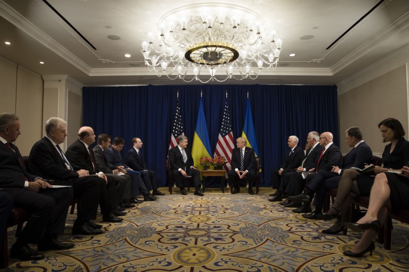 Оборона, реформы и Донбасс: о чём говорили Порошенко и Трамп Оборона, реформы и Донбасс: о чём говорили Порошенко и Трамп