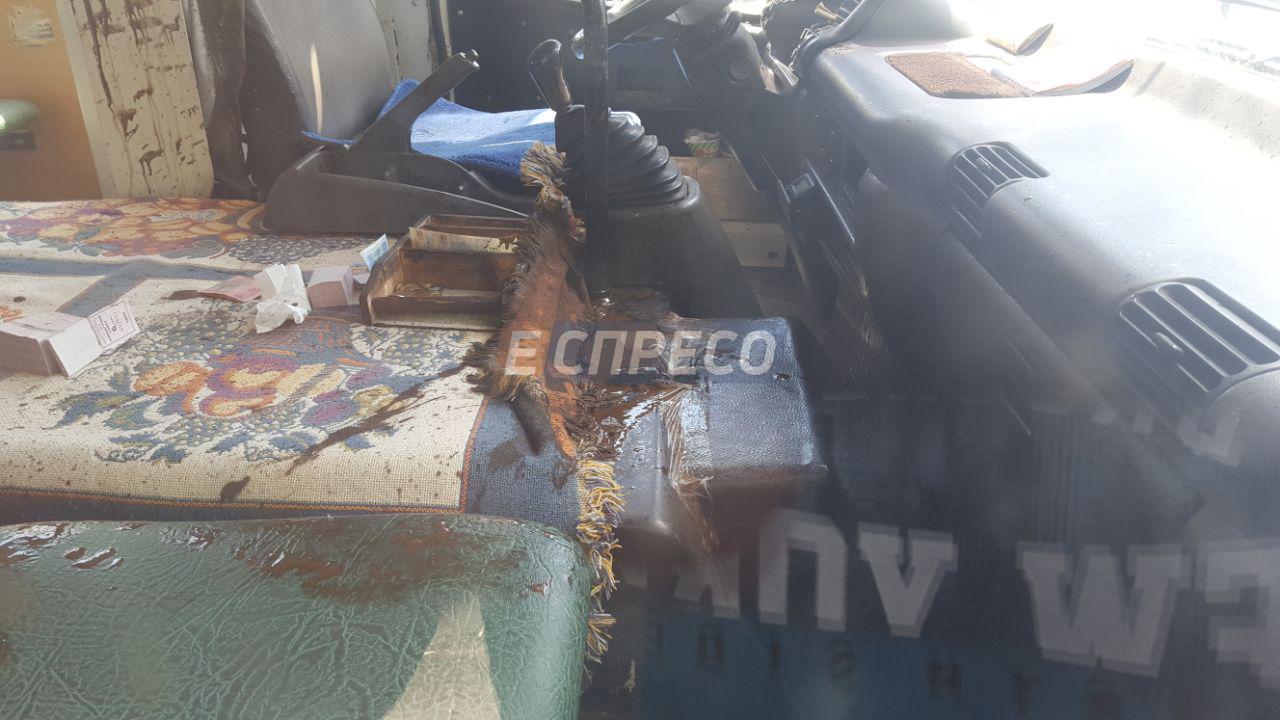 В киевской маршрутке в результате взрыва пострадали семь человек В киевской маршрутке в результате взрыва пострадали семь человек