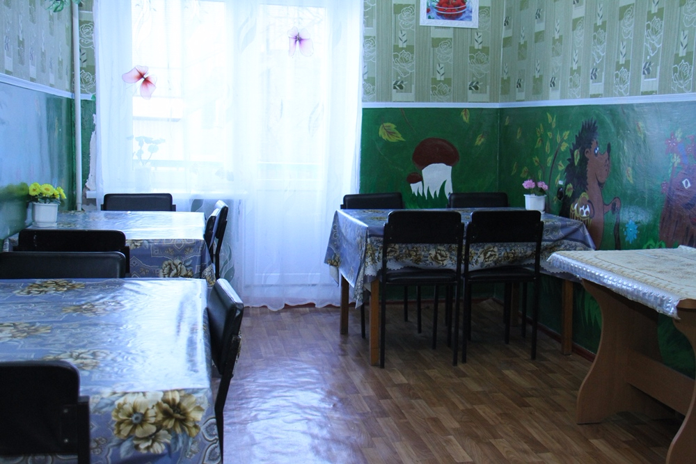 В Изюмском районе отремонтировали интернат, где приняли переселенцев В Изюмском районе отремонтировали интернат, где приняли переселенцев