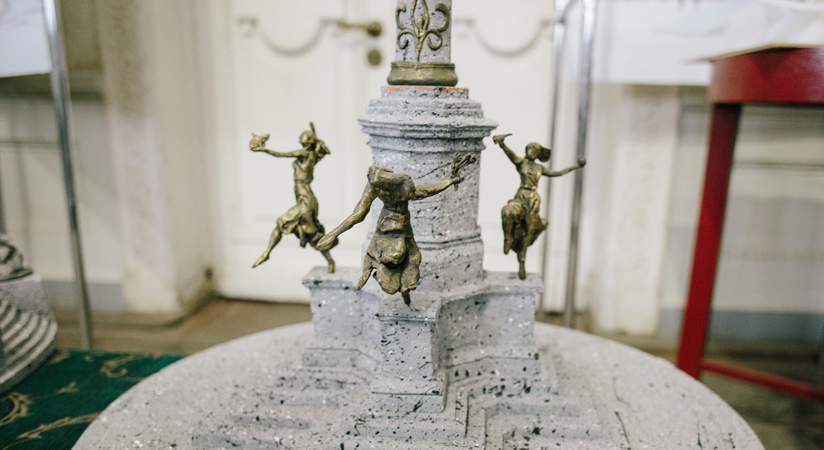 Выставка проектов памятника на площади Свободы: фото