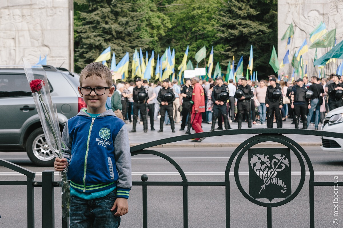 9 мая на Мемориале Славы в Харькове. Фоторепортаж