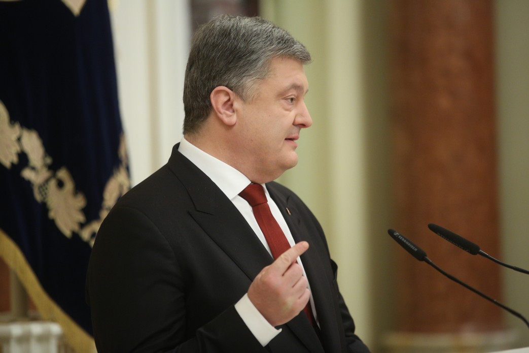 Порошенко снова пообещал безвиз «в течение нескольких недель» Порошенко снова пообещал безвиз «в течение нескольких недель»