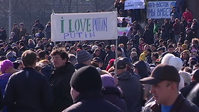 Референдум в «формате» вече. Пророссийский митинг в Харькове Референдум в «формате» вече. Пророссийский митинг в Харькове