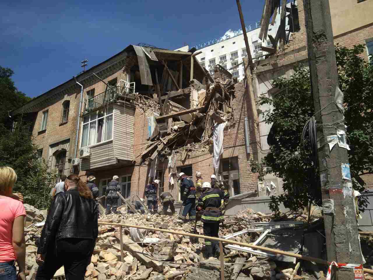 Один человек погиб, шестеро пострадали в результате взрыва в киевской многоэтажке Один человек погиб, шестеро пострадали в результате взрыва в киевской многоэтажке