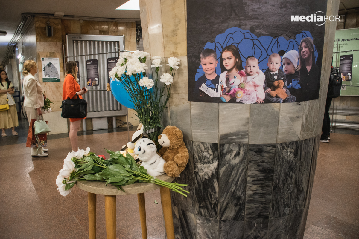 У Харкові працює виставка пам'яті дітей, загиблих в різних областях України внаслідок російського повномасштабного вторгнення