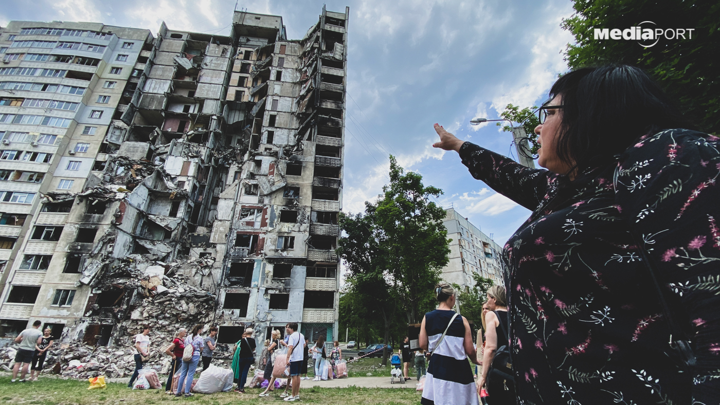 «Ми дуже втомилися. Чекаємо на якесь рішення», — каже мешканка будинку Ірина
