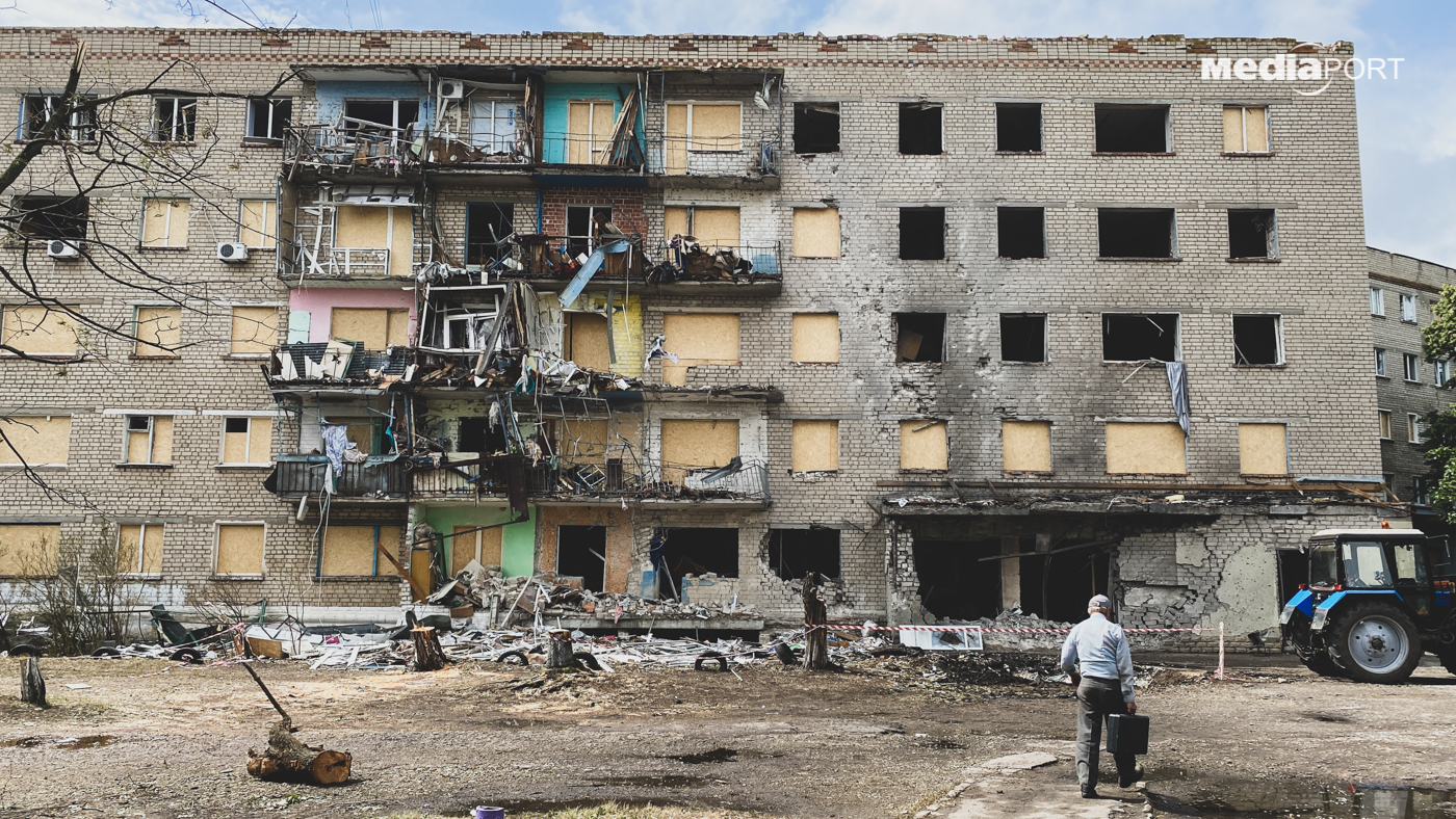 Пошкоджені чотири під'їзди