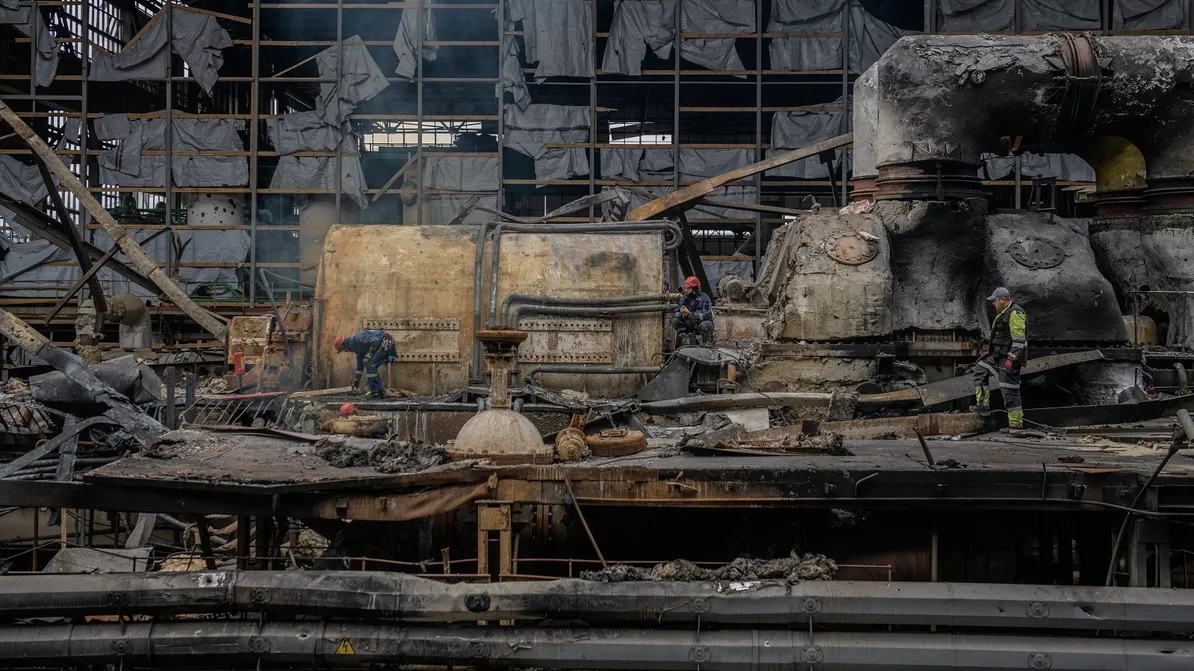 Об'єкт енергетики Харкова після російських обстрілів. Фото: Olga Ivashchenko для LeFigaro