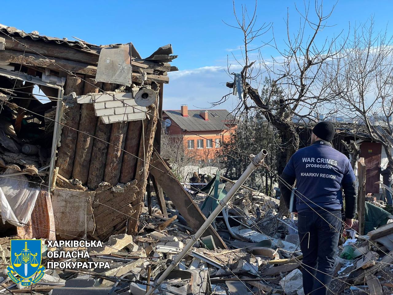 На місці обстрілу вилучають уламки ракет