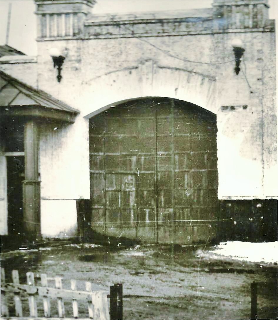 Головні ворота холодногірської тюрми. Отут починалася трагедія. І не одна!