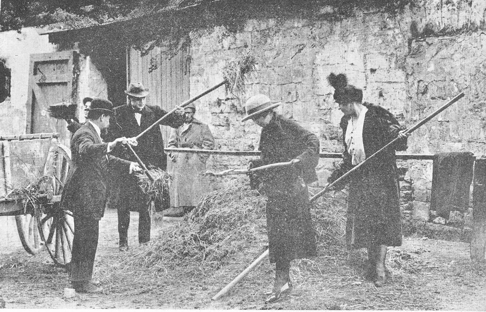 Отак показували у радянському кіно «привлечение буржуазии к физическому труду». І це ще не найгірший варіант.