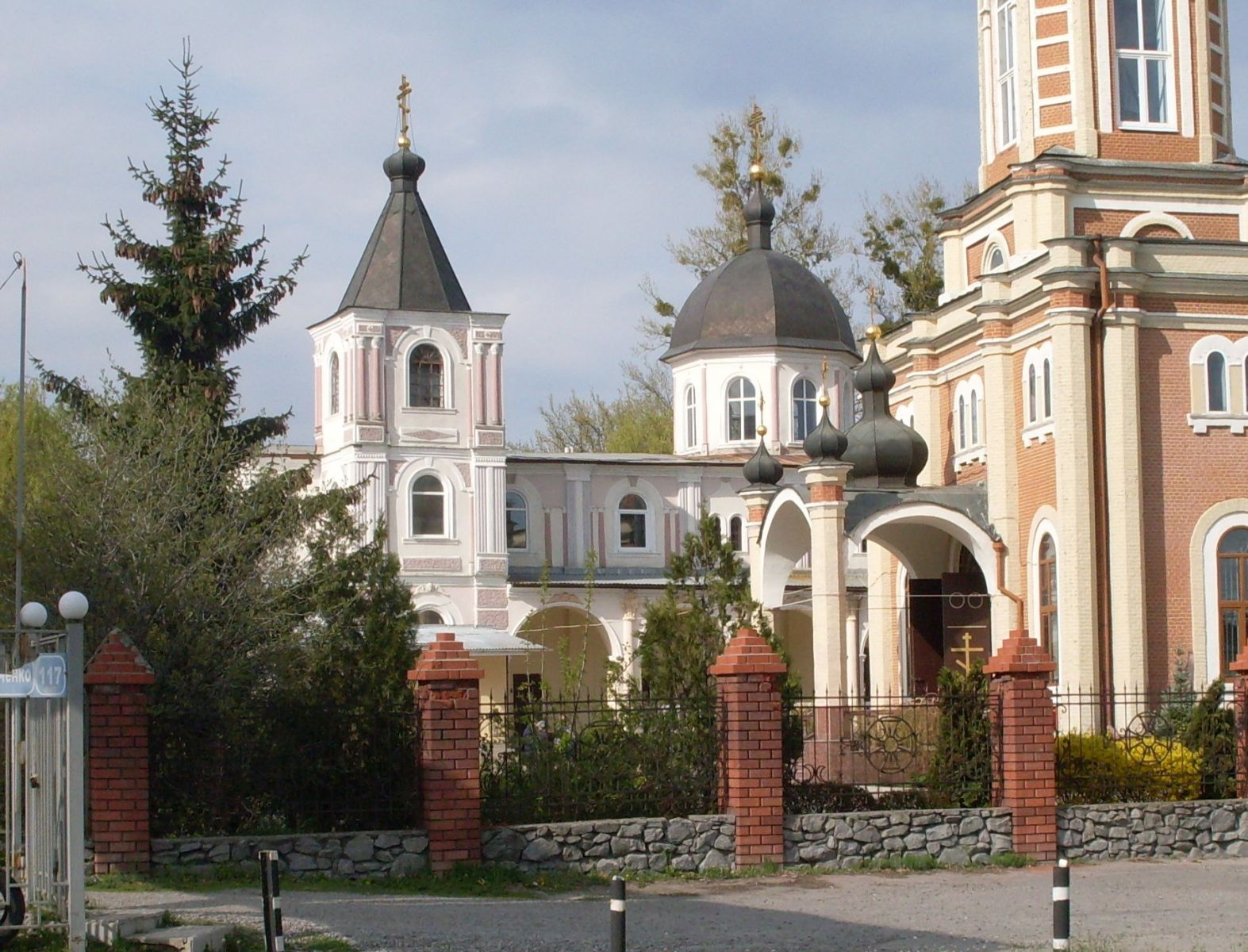 Школа і будинок священика