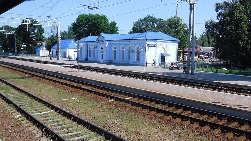 Вокзал у селищі Сахновщина. Фото: wikipedia.org