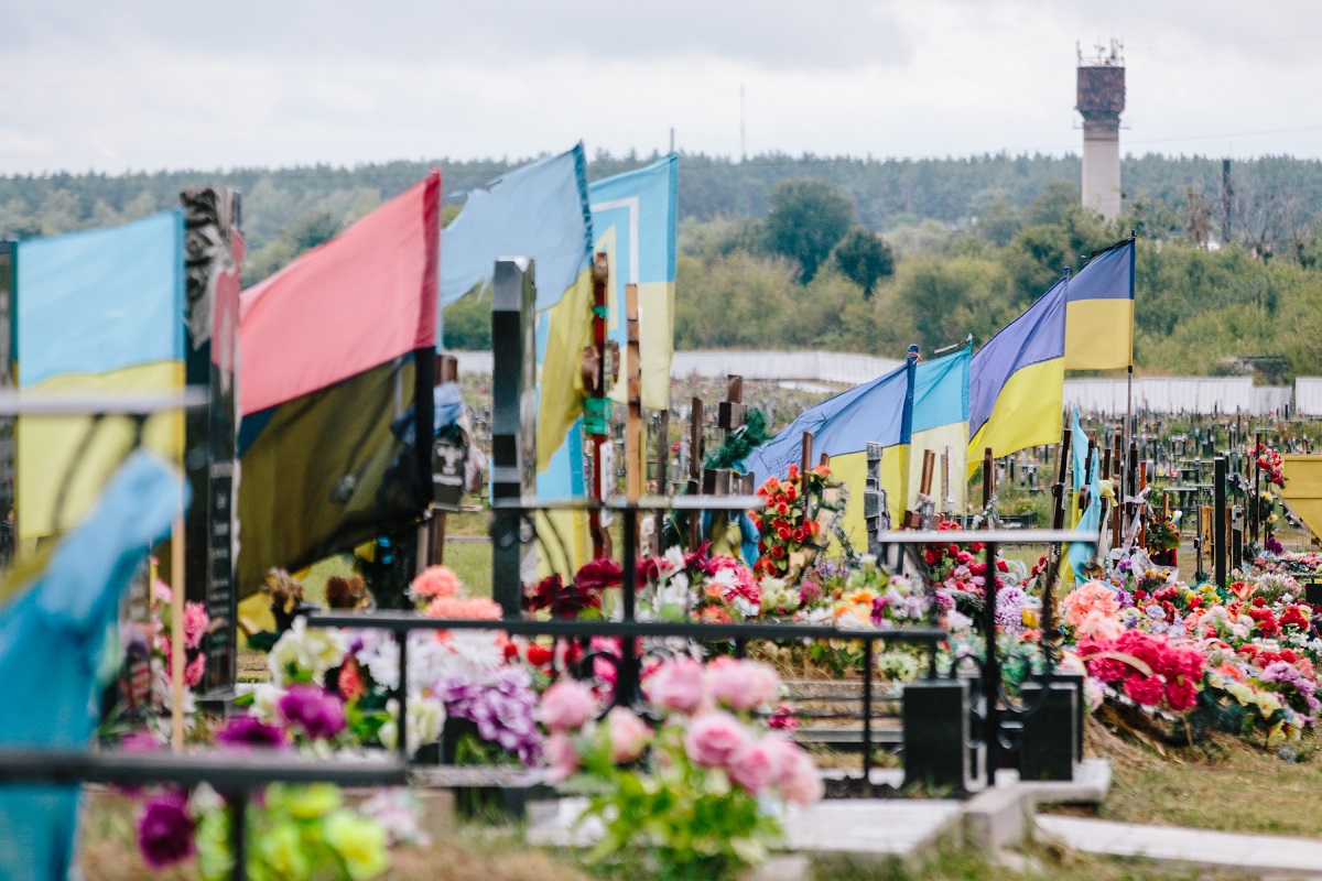 Кладовище №18 у Харкові, де ховають загиблих захисників України, архівне фото