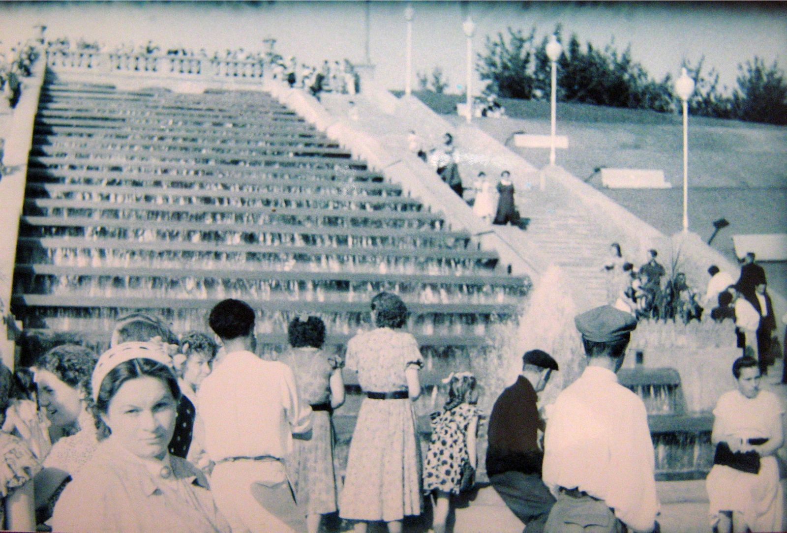 Харьковский каскад, на переднем плане Инна Лосиевская, фото 1957 г