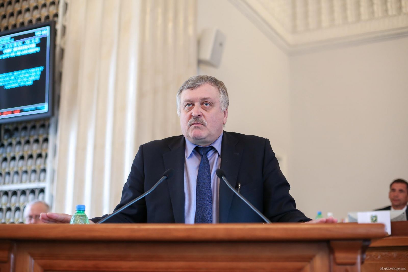 Євгеній Шахненко очолював управління, потім Департамент капітального будівництва, був заступником голів Харківської обладміністрації Ігоря Райніна та Юлії Світличної. Звільнився у червні 2019. Фото: Харківська облрада/Архів