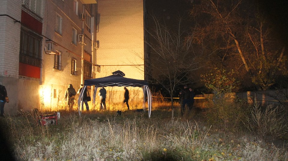 Тело Самарского нашли около 00.30 возле дома МЖК «Мрия» в Северодонецке. Фото: Татьяна Погукай/Facebook