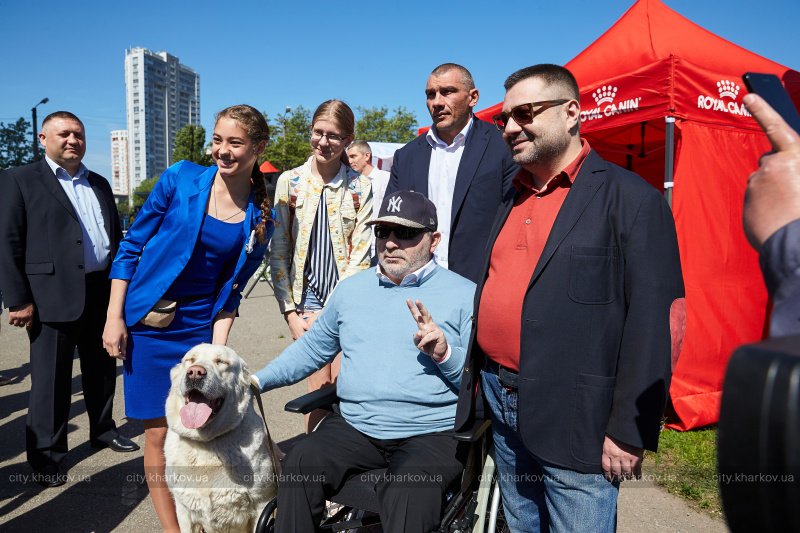 Геннадій Кернес на виставці собак 18 травня. Фото city.kharkov.ua