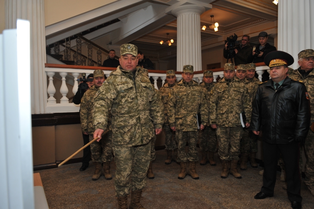 Начальник ХНУВС и глава Минобороны. Фото: hups.mil.gov.ua
