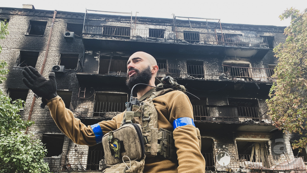 Поки триває зачистка та розмінування, українські війська стоятимуть в Ізюмі
