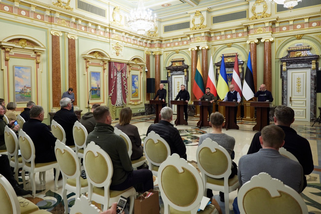 Пресконференція п'ятьох президентів