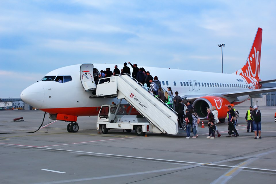 За інформацією аеропорту, квитки коштуватимуть від 101 євро. Фото: Facebook/hrk.aero