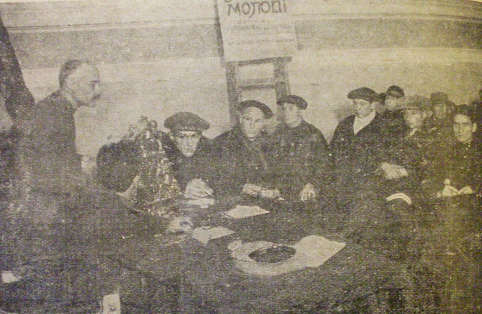 Засідання безвірників у колишній кенасі. Грудень 1929-го