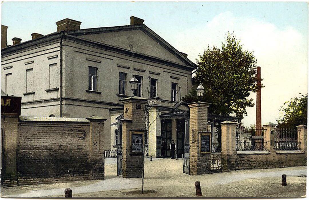 Театр комерційного клубу на Римарській — місце перших за «совєтів» офіційних Тарасових святкувань.