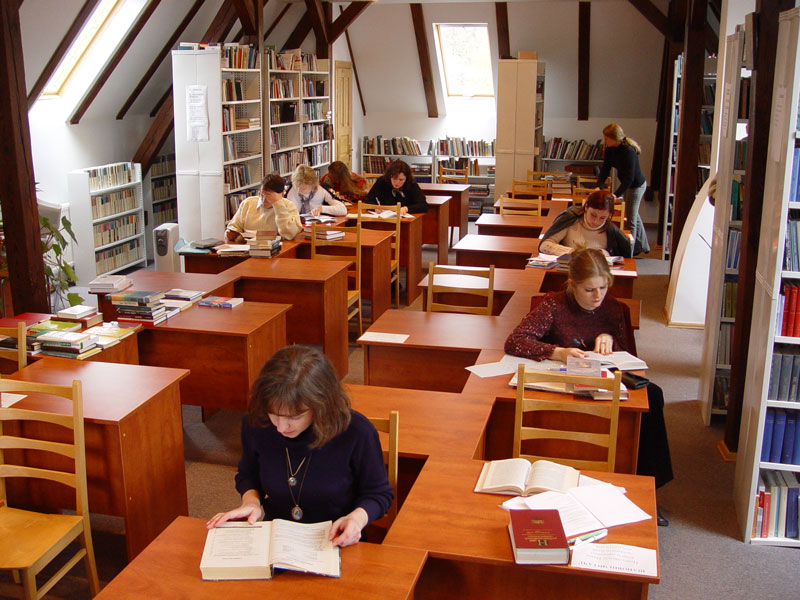 Библиотека в одном из корпусов
