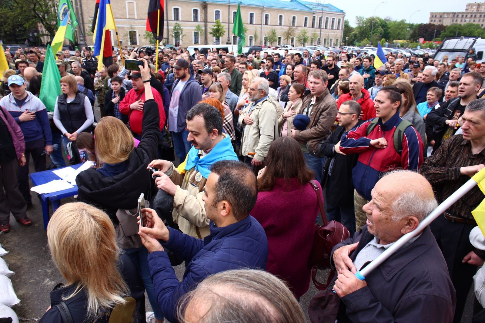 В центре —  митинг: мэрия Харькова постановила снести палатку на площади Свободы (обновляется) фото 3