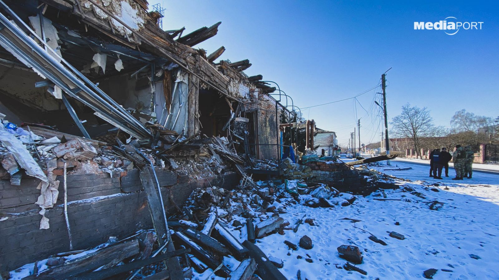 Російська окупаційна армія нищить житлові будинки, цивільну інфраструктуру