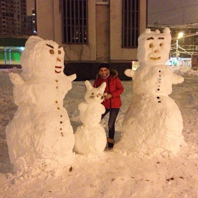 Снеговик слева явно негодует. Фото: @krokha_mashka
