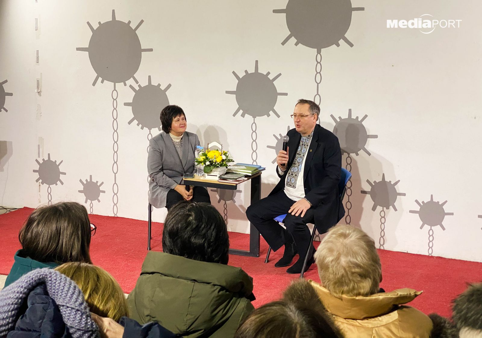 Ольга Різниченко та Андрій Парамонов на презентації книги «Дорогами Сковороди: Слобідська Україна»