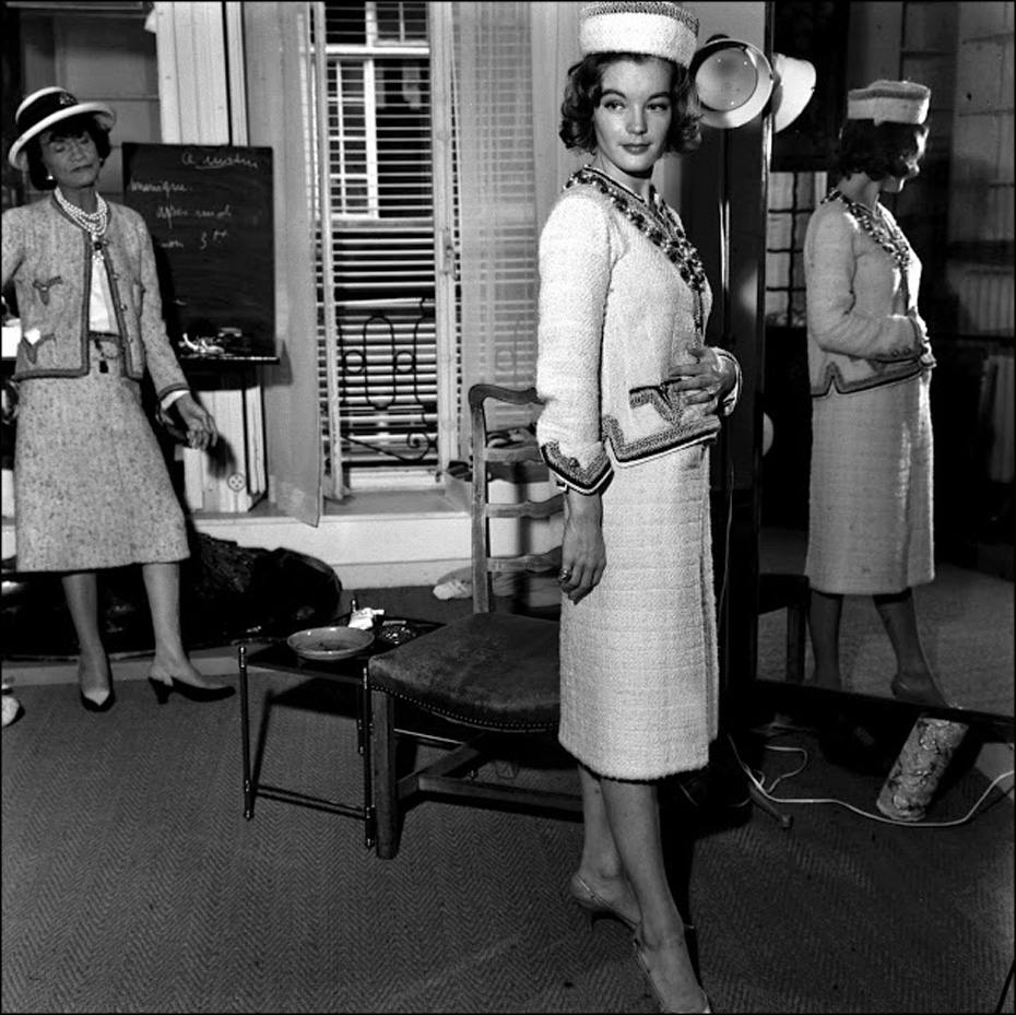Роми Шнайдер в твидовом костюме от Коко Шанель. 1960 год
